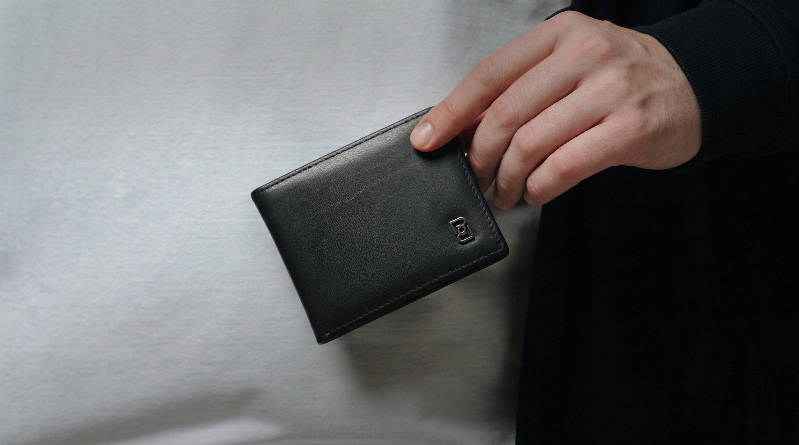 Купить мужское портмоне из натуральной кожи: компактная классика Pursell с магнитной застёжкой