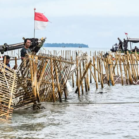 Pagar Laut Sengsarakan Nelayan